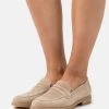 Pier One Leather - Slip-Ons - Beige