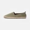 Pier One Rena Espadrille Unisex - Espadrilles - Olive 2 Pier One Rena Espadrille Unisex - Espadrilles - Olive -Shoe Style Sales 72c058eac6254d3ca7dfcd64895f6fd7