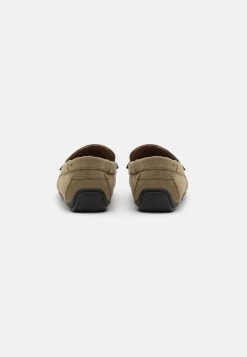 Pier One Unisex - Moccasins - Olive 10 Pier One Unisex - Moccasins - Olive -Shoe Style Sales 83d1f5a6a06847da9775750cb73a9d57