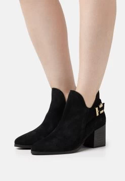 Pier One Leather - Classic Ankle Boots - Black
