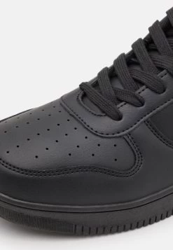 Pier One Trainers - Black -Shoe Style Sales a66b7bd6f91a4778aa4023865a657390