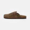 Pier One Leather Unisex - Slippers - Brown 1 Pier One Leather Unisex - Slippers - Brown -Shoe Style Sales b02be3dc60974391b284f11567dcb3a1