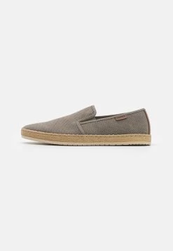 Pier One Slip-Ons - Grey