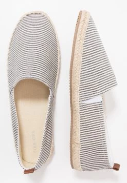 Pier One Rena Espadrille Unisex - Espadrilles - White/Blue -Shoe Style Sales cf36b3a120304b8ca2a7c4aab8305f1b