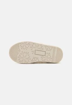 Pier One Slippers - White 12 Pier One Slippers - White -Shoe Style Sales fbe16b0415b84600b5eb58f6c8fd6c12